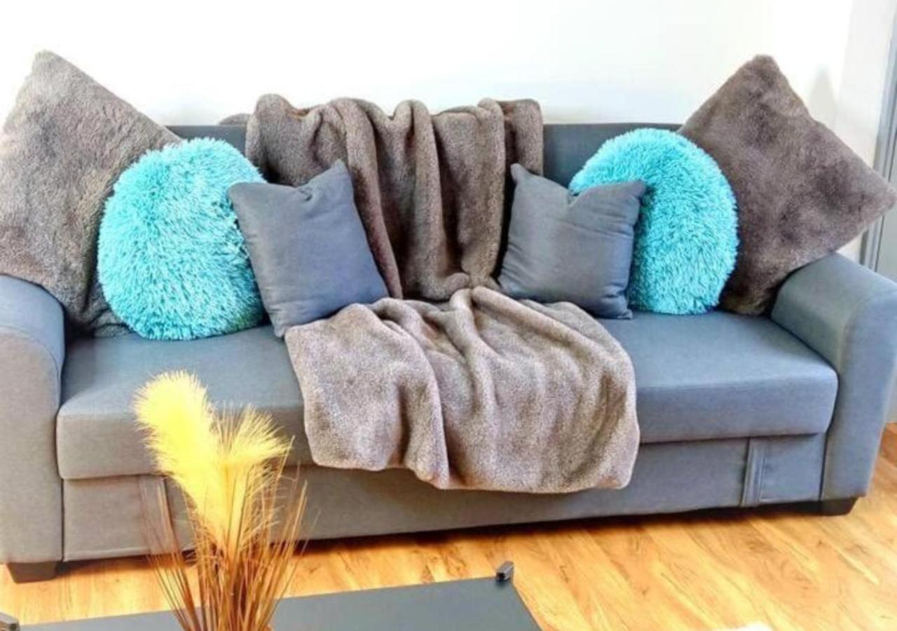 Holiday home Comfortable 3 Bedrooms House - Ideal For Family And Contractors - Free Wifi And Parking For 2 Cars *